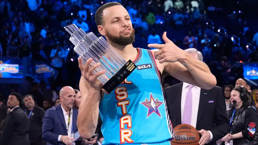 Stephen Curry wurde zum MVP des All-Star-Games gekürt. - Bild: Godofredo A. Vásquez/AP/dpa