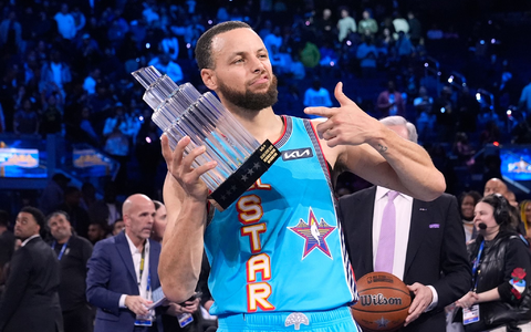 Stephen Curry wurde zum MVP des All-Star-Games gekürt. - Foto: Godofredo A. Vásquez/AP/dpa