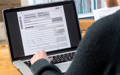 Drei Viertel der Firmen können in der Rechts- und Steuerberatung nicht genĂŒgend qualifiziertes Personal finden. (Illustration) - Foto: Benjamin Nolte/dpa-tmn/dpa Drei Viertel der Firmen können in der Rechts- und Steuerberatung nicht genĂŒgend qualifiziertes Personal finden. (Illustration) - Foto: Benjamin Nolte/dpa-tmn/dpa