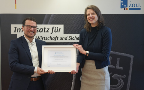 HZA-SW: Besondere Auszeichnung für den Schweinfurter Zoll - Bediensteter des Hauptzollamts von der Weltzollorganisation (WZO) geehrt - Foto: presseportal.de