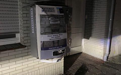 POL-AC: Unbekannte sprengen Zigarettenautomaten - Foto: presseportal.de