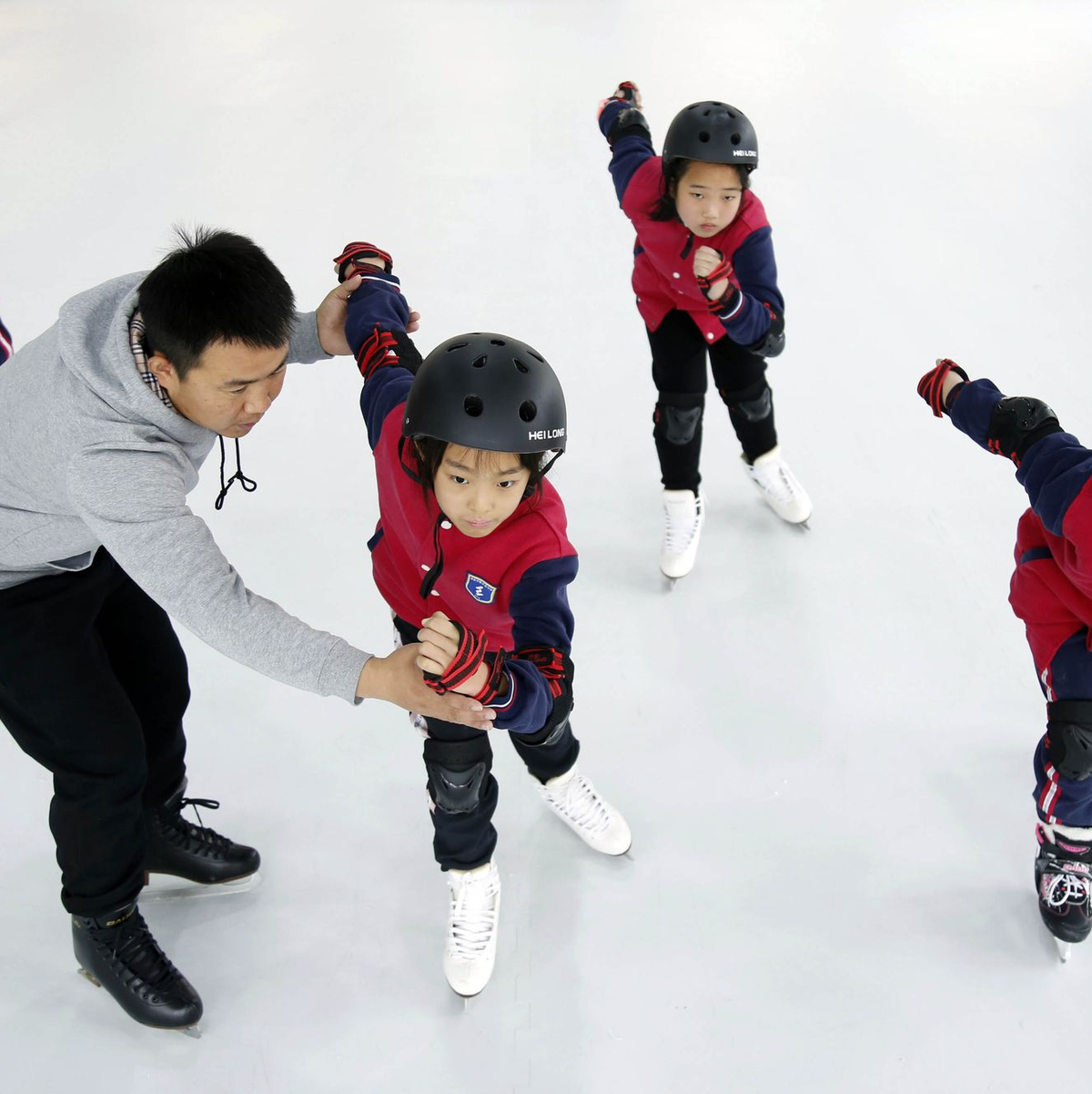 Schülerinnen und Schüler in China sollen auch mehr für Wintersportarten begeistert werden. (Archivbild) - Foto: Zhang Chi/XinHua/dpa