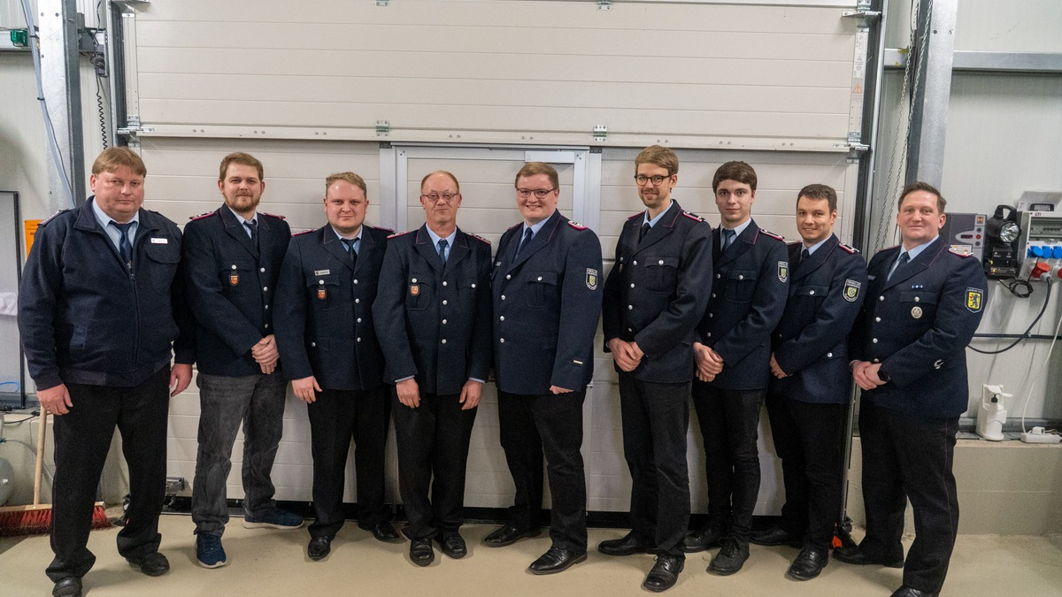 FW Flotwedel: Jahreshauptversammlung der Ortsfeuerwehr Sandlingen - Neuwahlen, Beförderungen und Ehrungen - Foto: presseportal.de