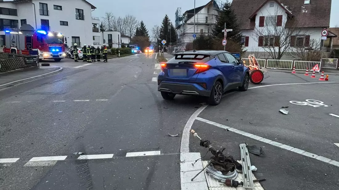 KFV Bodenseekreis: Verkehrsunfallserie mit 6 beteiligten Fahrzeugen - Bild: presseportal.de
