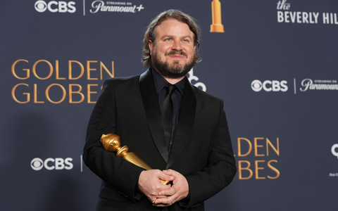 Brady Corbet erhielt für «Der Brutalist» einen Golden Globe für die beste Regie. (Archivbild) - Foto: Chris Pizzello/Invision/dpa