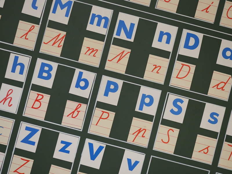 In den privaten Haushalten wird hierzulande ganz überwiegend Deutsch gesprochen: Rund 77 Prozent der Bürgerinnen und Bürger in Deutschland sprachen im Jahr 2023 zu Hause ausschließlich Deutsch, wie das Statistische Bundesamt mitteilt (Symbolbild). - Foto: Matthias Bein/dpa-Zentralbild/dpa