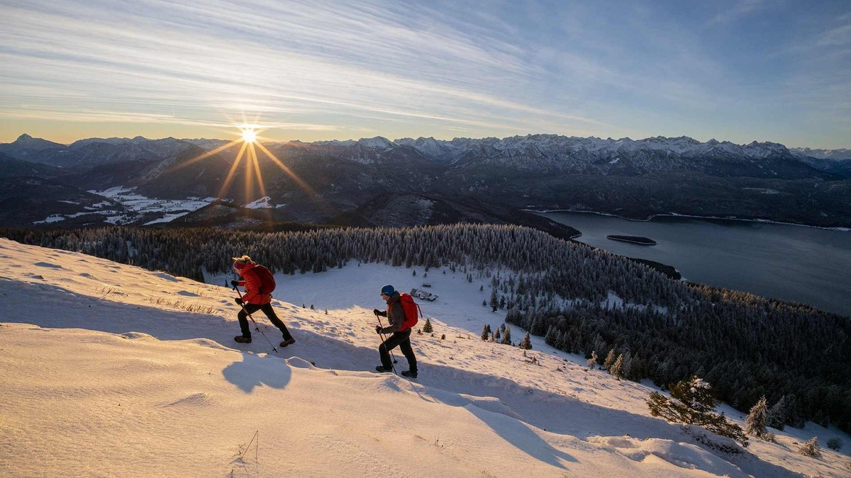 Sicher und gut vorbereitet: 8 unverzichtbare Tipps zum Winterwandern - Foto: presseportal.de