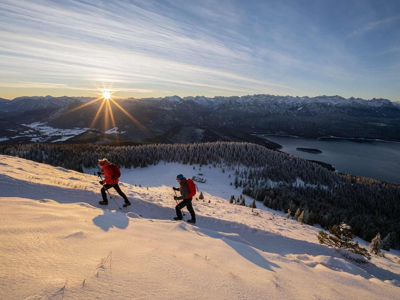 Sicher und gut vorbereitet: 8 unverzichtbare Tipps zum Winterwandern - Foto: presseportal.de