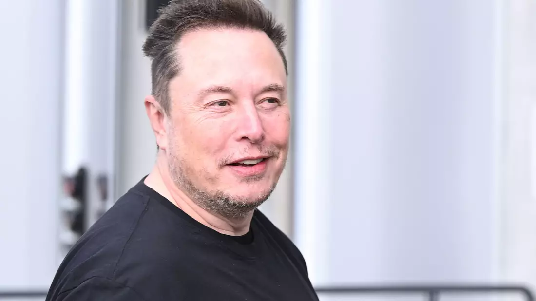 Elon Musk wirft Apple und OpenAI unfairen Wettbewerb vor. (Archivbild) - Bild: Sebastian Gollnow/dpa