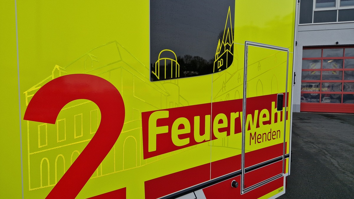 FW Menden: Feuerwehr Menden setzt auf Gelb - Mehr Sichtbarkeit für Rettungseinsätze - Foto: presseportal.de