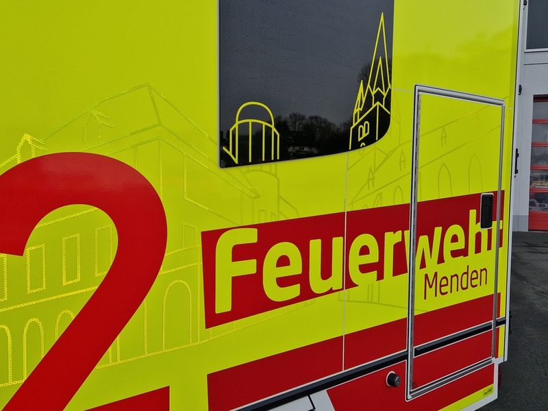 FW Menden: Feuerwehr Menden setzt auf Gelb - Mehr Sichtbarkeit für Rettungseinsätze - Foto: presseportal.de