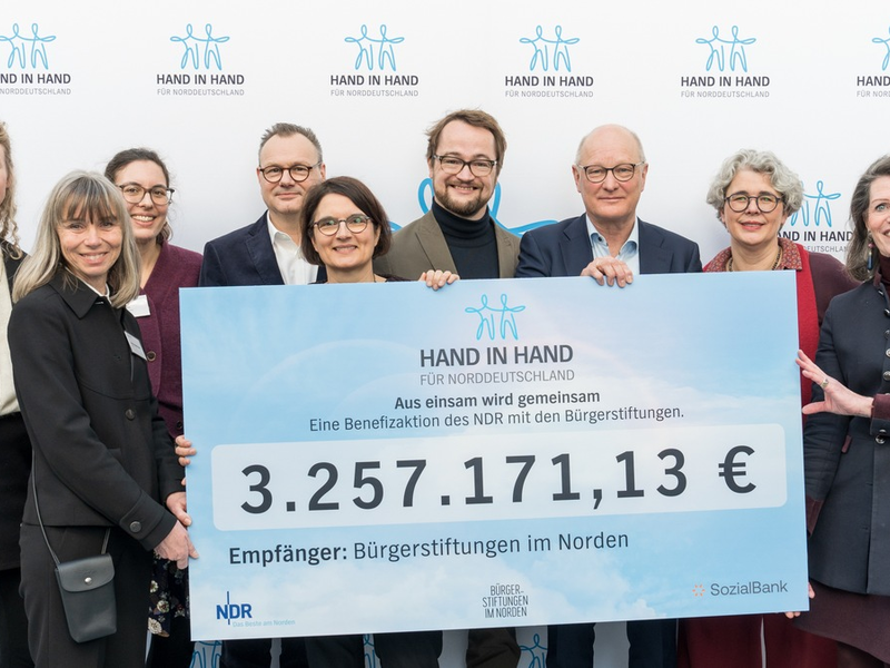 Erfolgreiche NDR Benefizaktion: Hand in Hand für Norddeutschland sammelt mehr als 3 Millionen Euro für Projekte gegen Einsamkeit - Foto: presseportal.de