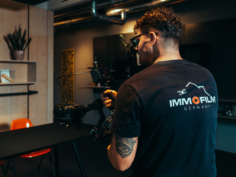 Online neue Objekte gewinnen? Linus Baumstark von Immofilm Germany erklärt, warum Immobilienportale & Empfehlungen rückläufig sind und was 2025 wirklich funktioniert! - Foto: presseportal.de