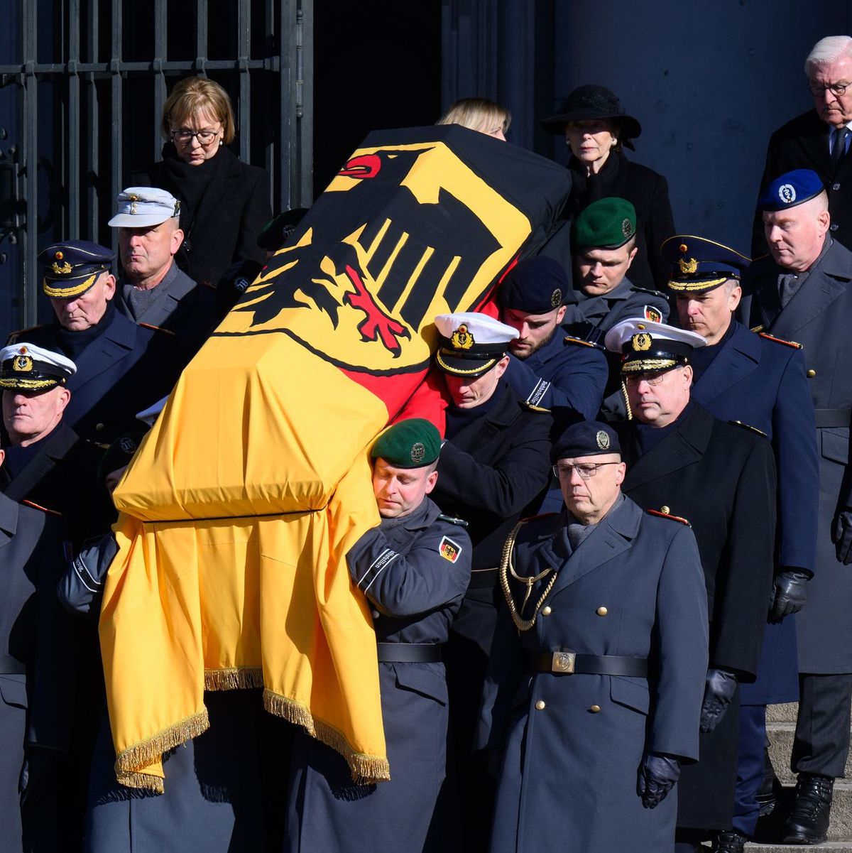 Am 18. Februar dieses Jahres besuchten Bettina und Christian Wulff gemeinsam den Trauergottesdienst für den verstorbenen früheren Bundespräsidenten Horst Köhler. (Archivbild) - Foto: Bernd von Jutrczenka/dpa