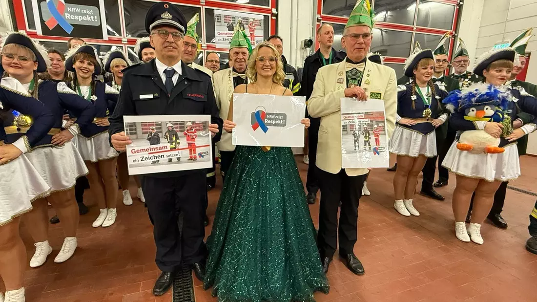 FW-KLE: Kampagne NRW zeigt Respekt! - Tulpenprinzessin Tina II setzt ein starkes Zeichen gegen Gewalt an Einsatzkräften - Bild: presseportal.de