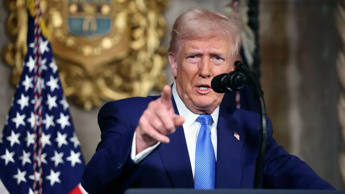 Trump teilt gegen den ukrainischen Präsidenten Selenskyj aus.  - Bild: Uncredited/Pool/dpa