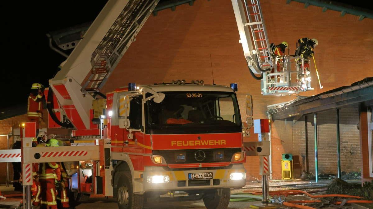FW-SE: Feuer in der Grundschule in Schmalfeld - Foto: presseportal.de
