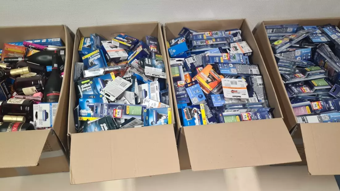 HZA-SI: Ein Schmuggelversuch zum Abschminken - Zoll findet Drogerieartikel im Wert von 23.000 Euro - Bild: presseportal.de