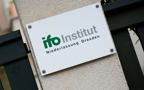 Das Dresdner Ifo-Institut sieht den öffentlichen Dienst unzureichend auf die demografische Entwicklung vorbereitet (Symbolbild). - Foto: Arno Burgi/dpa-Zentralbild/dpa Das Dresdner Ifo-Institut sieht den öffentlichen Dienst unzureichend auf die demografische Entwicklung vorbereitet (Symbolbild). - Foto: Arno Burgi/dpa-Zentralbild/dpa