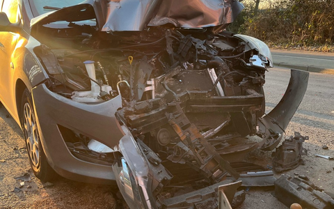 POL-NE: Drei Verletzte nach Auffahrunfall in Folge von Sekundenschlaf - Foto: presseportal.de