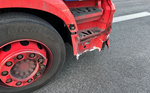 POL-PDLD: B10/AS LD-Nord - Auffahrunfälle infolge Missachtung des Stoppschildes - Foto: presseportal.de