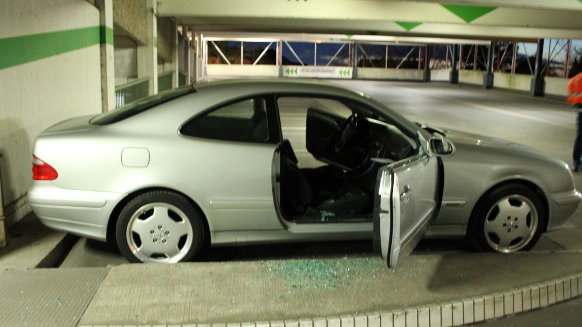 POL-MI: Auto im Parkhaus beschädigt - Foto: presseportal.de