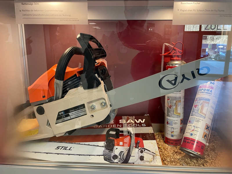 HZA-AC: Pop-Up-Ausstellung ECHT FALSCH! des Deutschen Zollmuseums zu Gast in Düren / Die Ausstellung kann bis zum 11. April 2025 im Zollamt Düren angeschaut werden. - Foto: presseportal.de