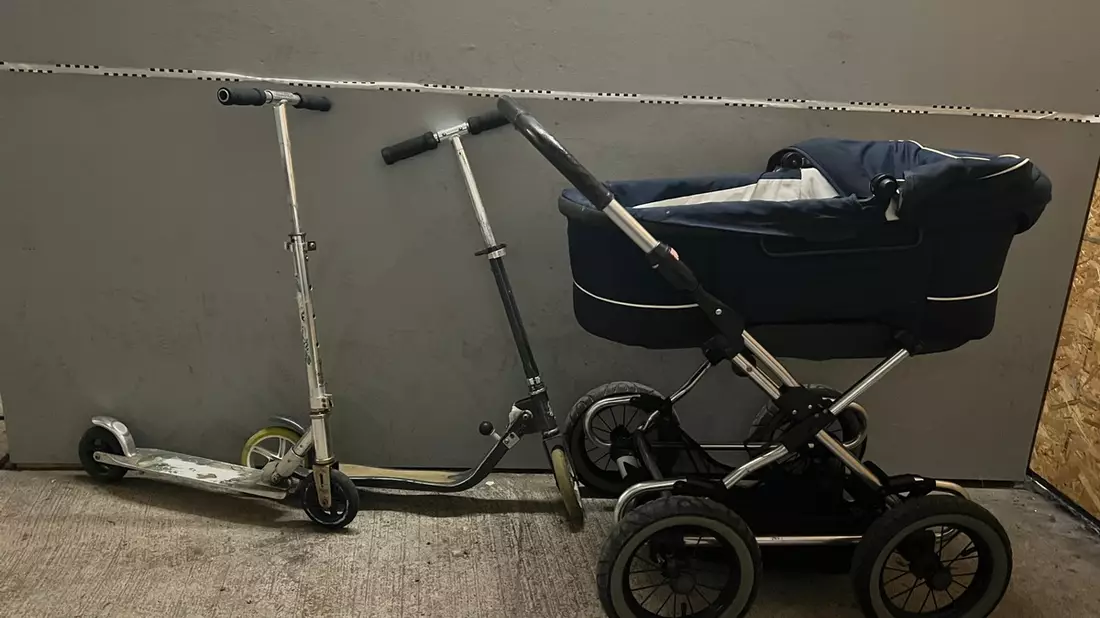 POL-OS: Osnabrück/Voxtrup: Eigentümer von Tretrollern und Kinderwagen gesucht! - Bild: presseportal.de