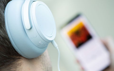 Die britische Sängerin Lola Young erhält die erste Auszeichnung. (Foto Illustration) - Foto: Franziska Gabbert/dpa