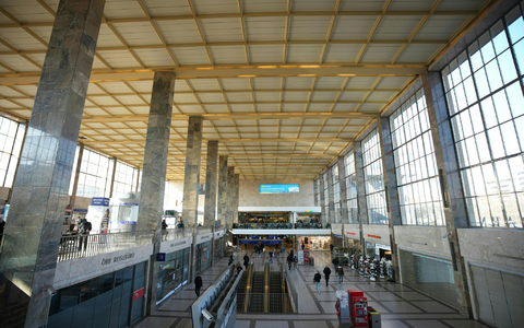 Der Westbahnhof ist einer der wichtigsten Verkehrsknotenpunkte Wiens. - Foto: Georg Hochmuth/APA/dpa Der Westbahnhof ist einer der wichtigsten Verkehrsknotenpunkte Wiens. - Foto: Georg Hochmuth/APA/dpa