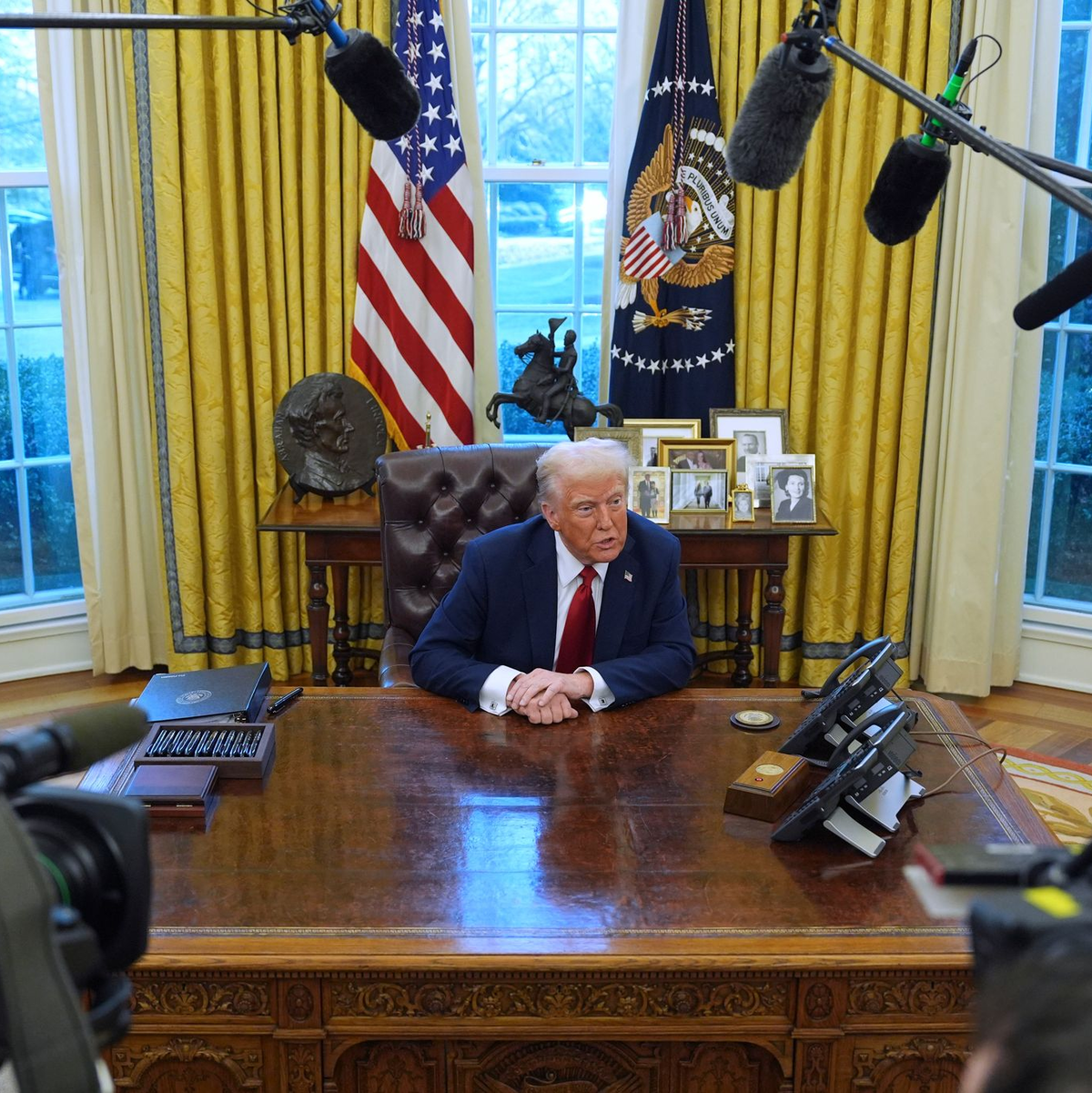 Ins Oval Office und in seine Regierungsmaschine Air Force One lässt Trump die Nachrichtenagentur AP vorerst nicht mehr rein. (Archivbild) - Foto: Evan Vucci/AP/dpa