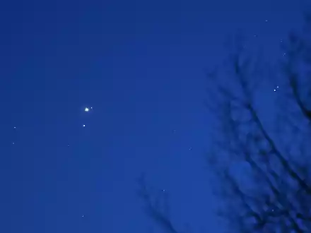 ILLUSTRATION - Jupiter und Mars am Nachthimmel  - Foto: Joe Giddens/PA Wire/dpa