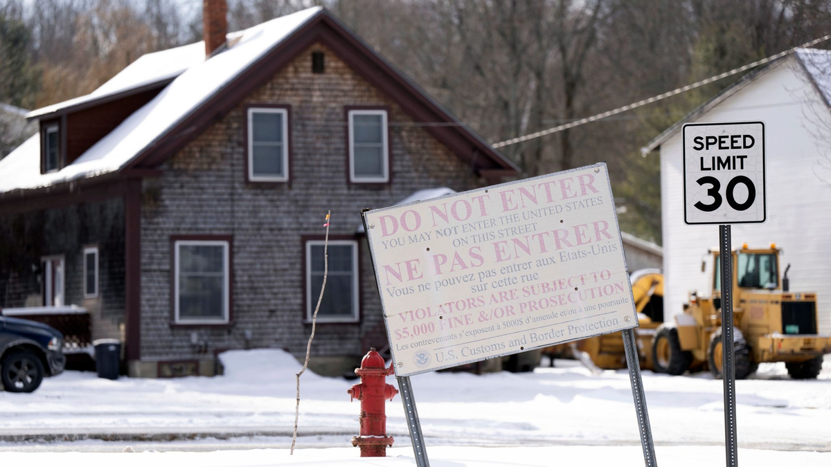 An der US-Grenze zu Kanada hat eine bizarre Kriminalgeschichte ihren Anfang gefunden - der eigentlich gar nicht der Anfang war. (Archivbild) - Foto: Christinne Muschi/The Canadian Press/AP/dpa