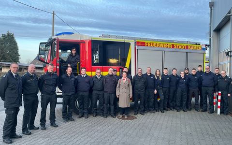 FW Kamen: Fahrzeugübergabe durch die Bürgermeisterin - Foto: presseportal.de