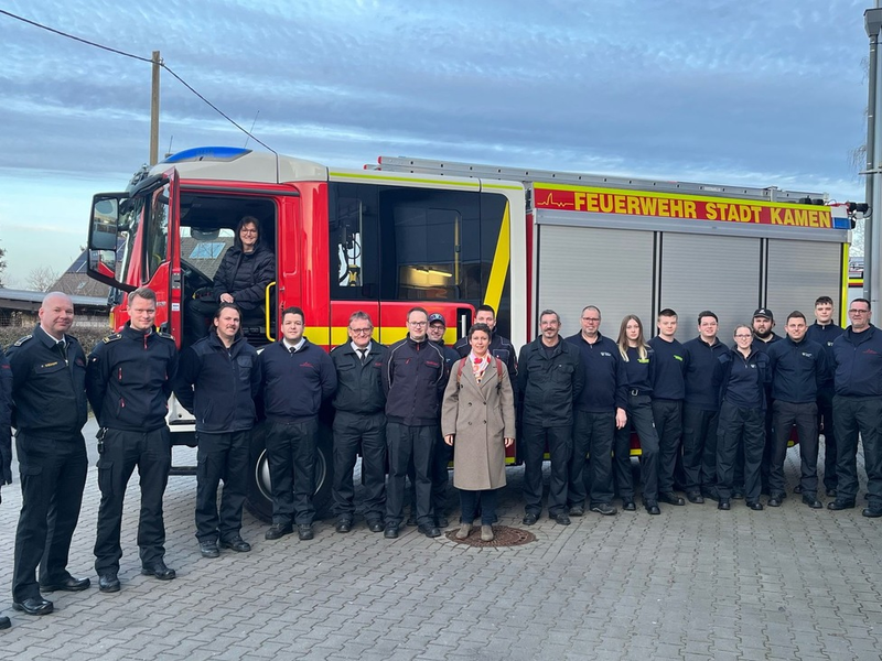 FW Kamen: Fahrzeugübergabe durch die Bürgermeisterin - Foto: presseportal.de