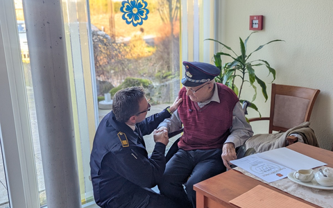 FW-AR: Ehrung für 75 Jahre Mitgliedschaft im kleinen Rahmen- Agathafeier in Voßwinkel - Foto: presseportal.de