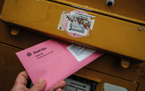 Wahlbriefe sollten bis zum 20. Februar bei der Post abgegeben werden. (Archivbild)  - Foto: Oliver Berg/dpa