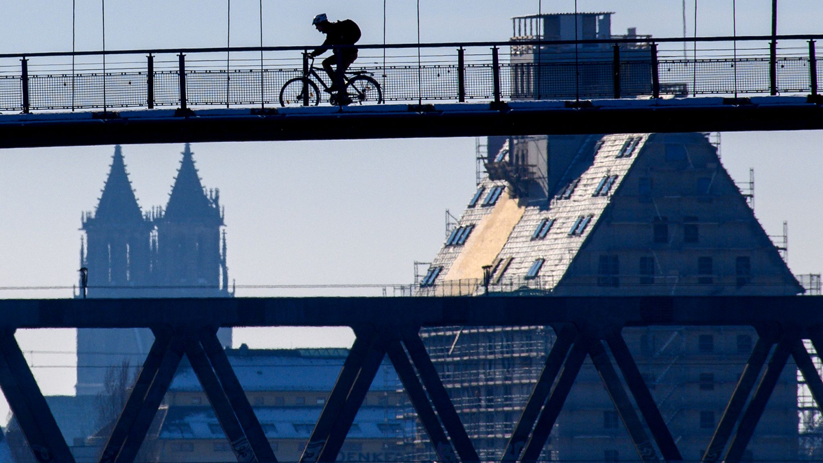 Nur wenige Regentropfen erwartet der Deutsche Wetterdienst am Wahlsonntag.  - Foto: Klaus-Dietmar Gabbert/dpa