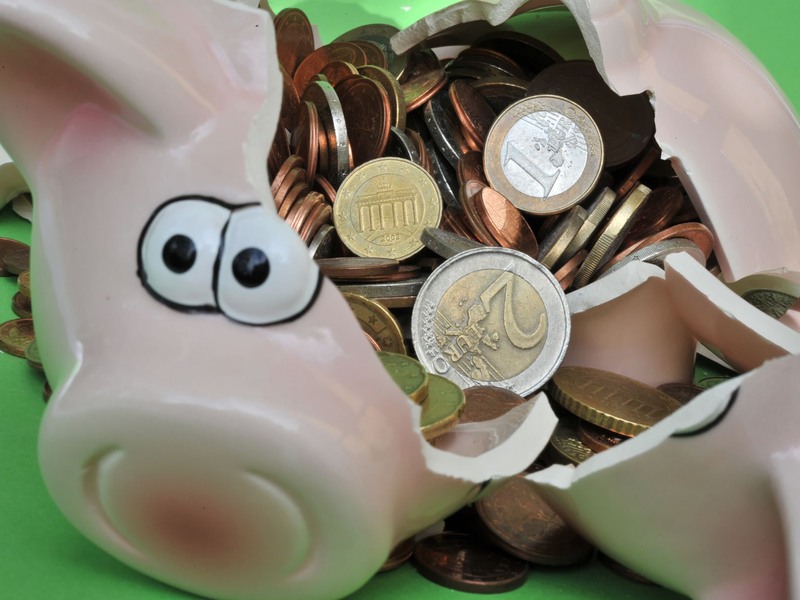 Bei einem Einbruch in ein Einfamilienhaus hat ein Dieb Wertvolles aus den Kinderzimmern gestohlen. (Symbolbild) - Foto: Peter Kneffel/dpa