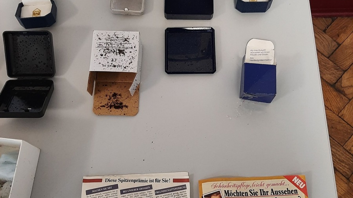 POL-HL: HL - St.Gertrud / Fund von diversen Schmuckschatullen - Foto: presseportal.de