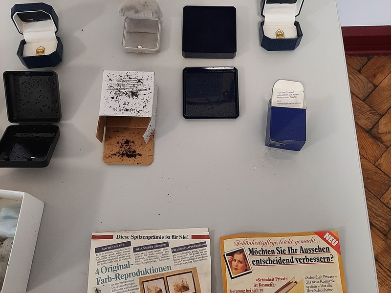 POL-HL: HL - St.Gertrud / Fund von diversen Schmuckschatullen - Foto: presseportal.de