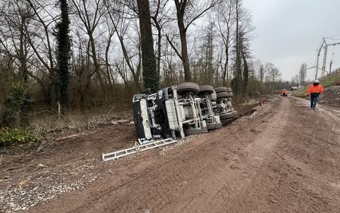 POL-PDLD: Unfall mit Betonmischer - Foto: presseportal.de