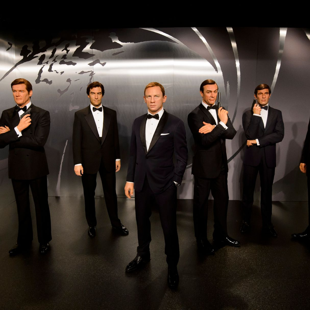 Sechs James-Bond-Darsteller (hier als Wachsfiguren bei Madame Tussauds in London) gab es bisher. - Foto: Madame Tussauds/Madame Tussauds/dpa