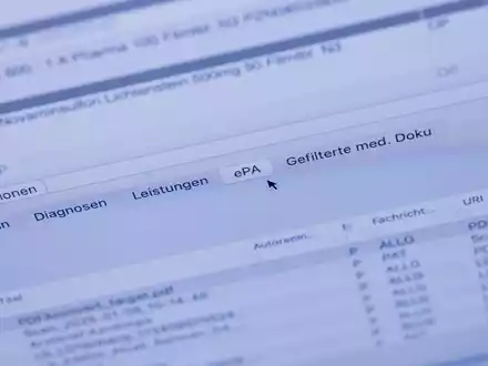 Seit dem 15. Januar erhalten alle Kassenpatienten eine ePA - außer sie widersprechen. (Archivbild) - Foto: Rolf Vennenbernd/dpa-Pool/dpa