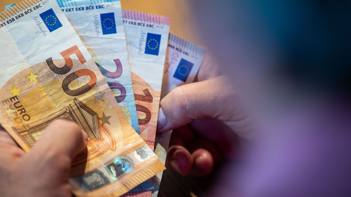 Die Höhe der Renten ist für die Linke ein Wahlkampfthema - dafür hat sie amtliche Zahlen erfragt. (Illustration) - Foto: Lino Mirgeler/dpa