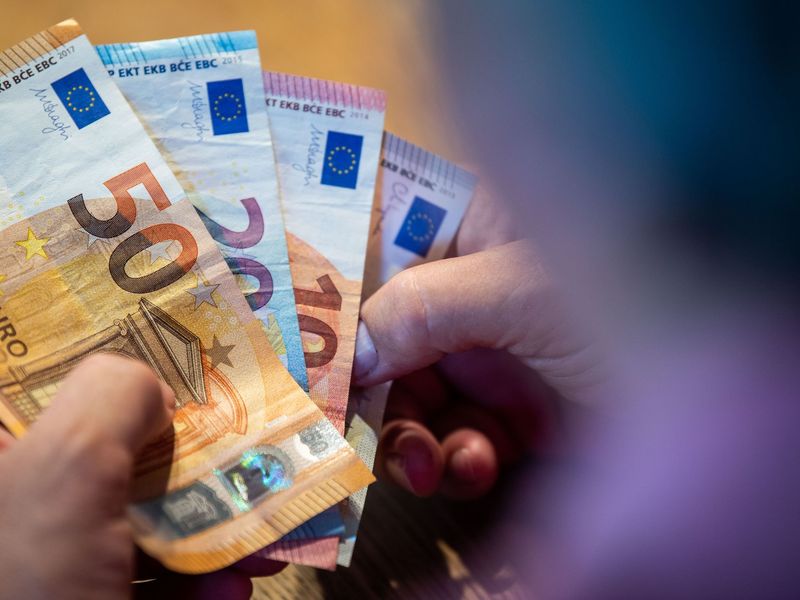 Die Höhe der Renten ist für die Linke ein Wahlkampfthema - dafür hat sie amtliche Zahlen erfragt. (Illustration) - Foto: Lino Mirgeler/dpa