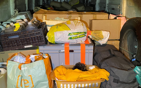 HZA-SI: ZOLL entdeckt Hundewelpen auf Ladefläche - Foto: presseportal.de