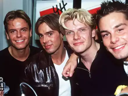 Neue Musik-Doku bei RTLZWEI Pop Giganten - Back to the 90s!: Party zu Ehren der 90er Jahre - Foto: presseportal.de