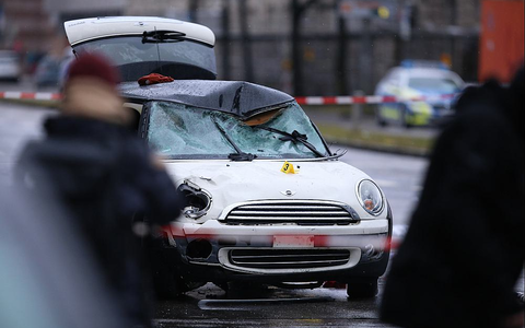 Auto fährt in München in Menschenmenge (Archiv) - Foto: über dts Nachrichtenagentur