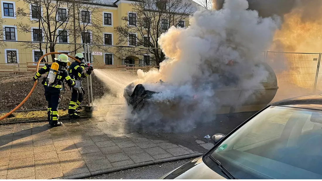 FW-M: Containerbrand mit Rauchausbreitung (Georgenschwaige) - Bild: presseportal.de